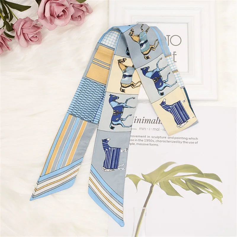 Smal Elegant Sidenscarf med Hästmotiv – Country Chic