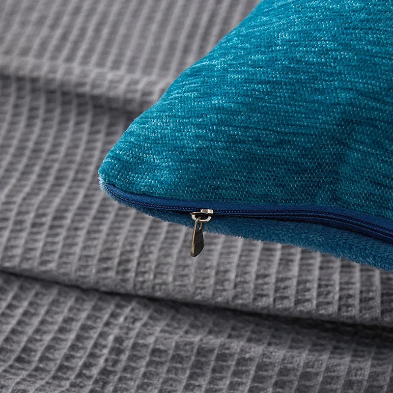 Kuddfodral med lyxigt hästbroderi – 45 cm