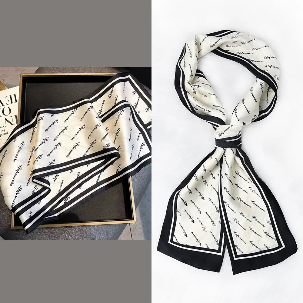 Sideninspirerad scarf med hästmönster