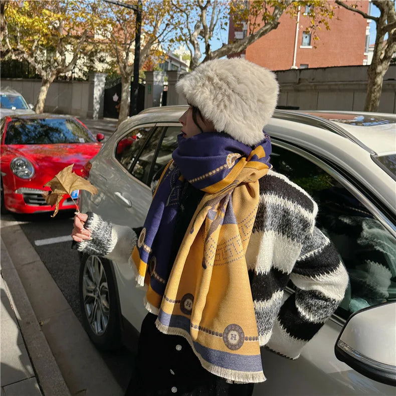 Scarf H som i Häst