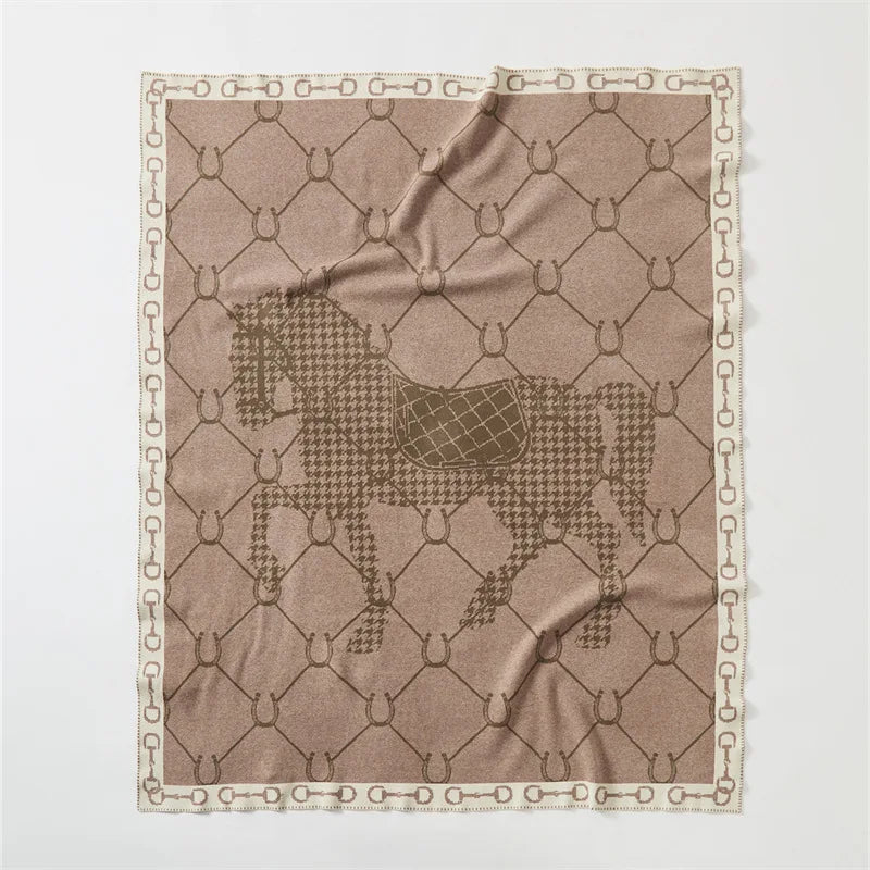 Lyxig Stickad Hästpläd – Värme & Elegans i Country Style