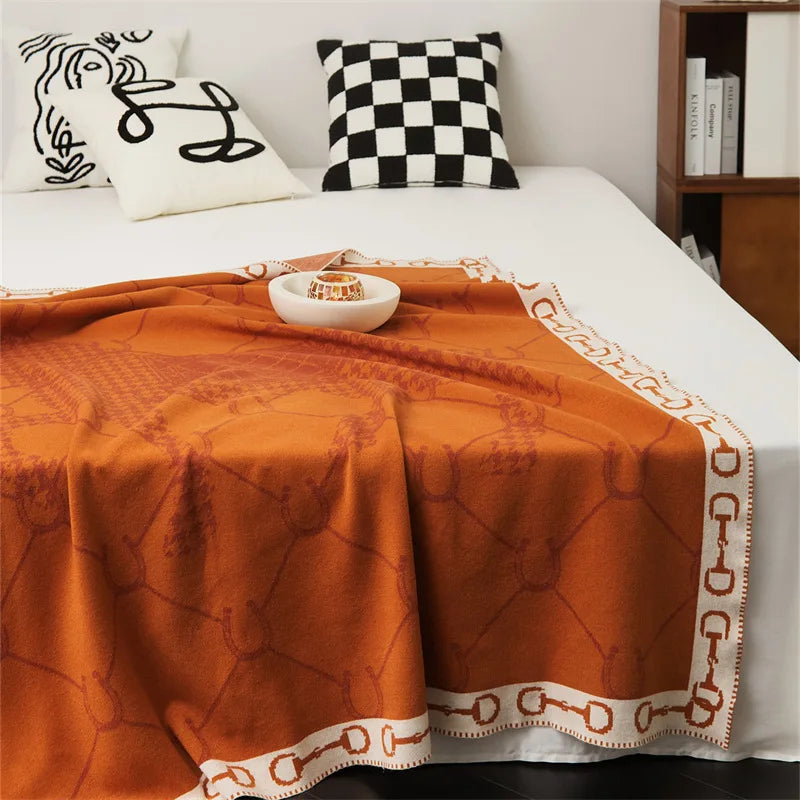 Lyxig Stickad Hästpläd – Värme & Elegans i Country Style