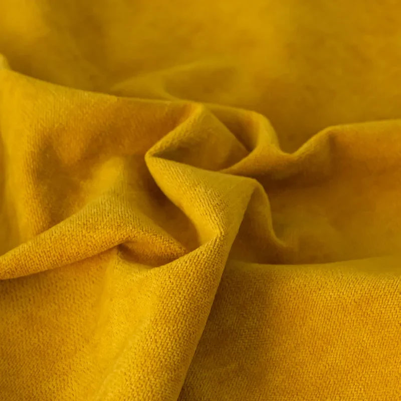 Kuddfodral med handbroderat hästmotiv – 45x45 cm