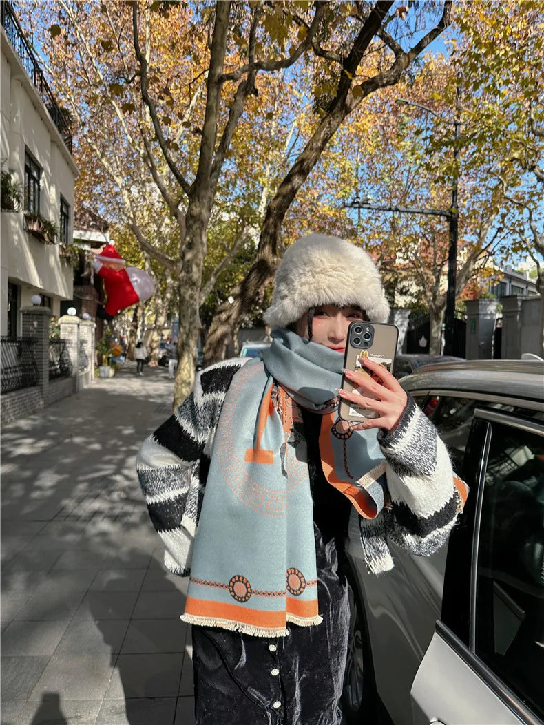 Scarf H som i Häst