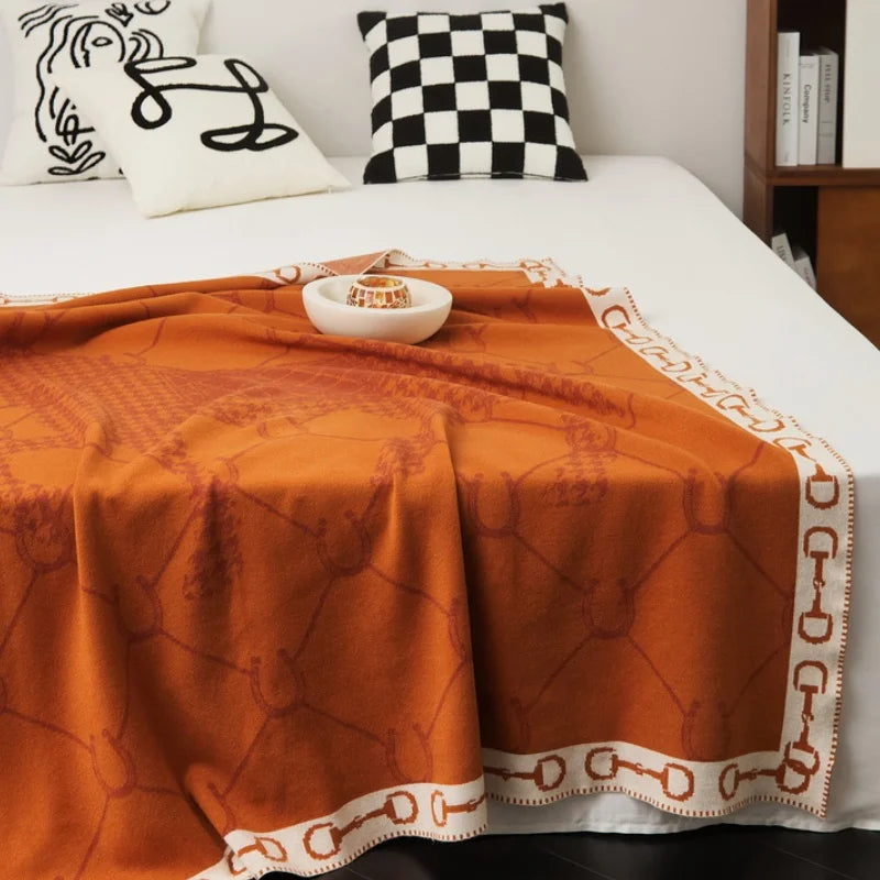 Lyxig Stickad Hästpläd – Värme & Elegans i Country Style