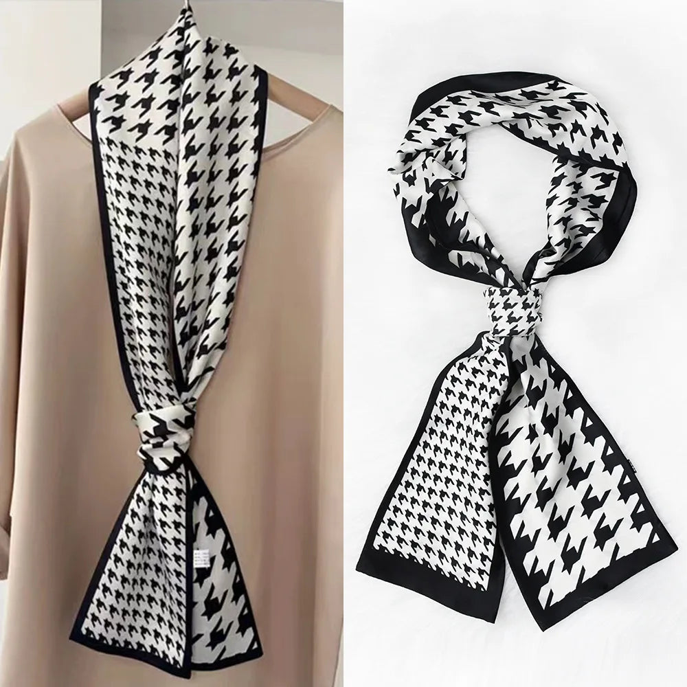 Sideninspirerad scarf med hästmönster