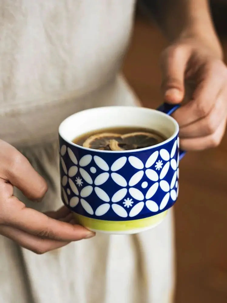 Kaffemugg 300 ml – Japansk Blomdesign i Country Style