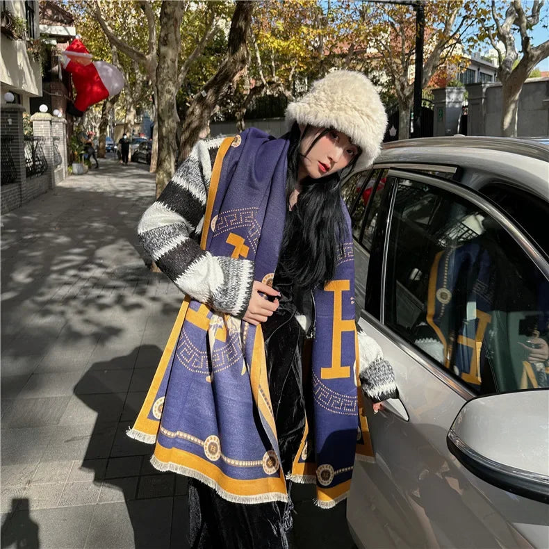 Scarf H som i Häst