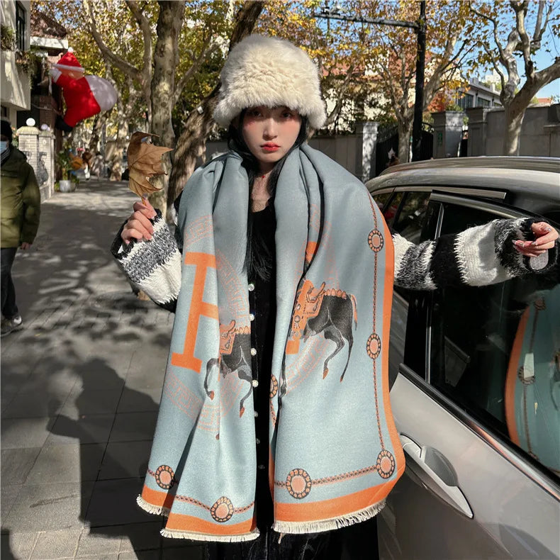 Scarf H som i Häst