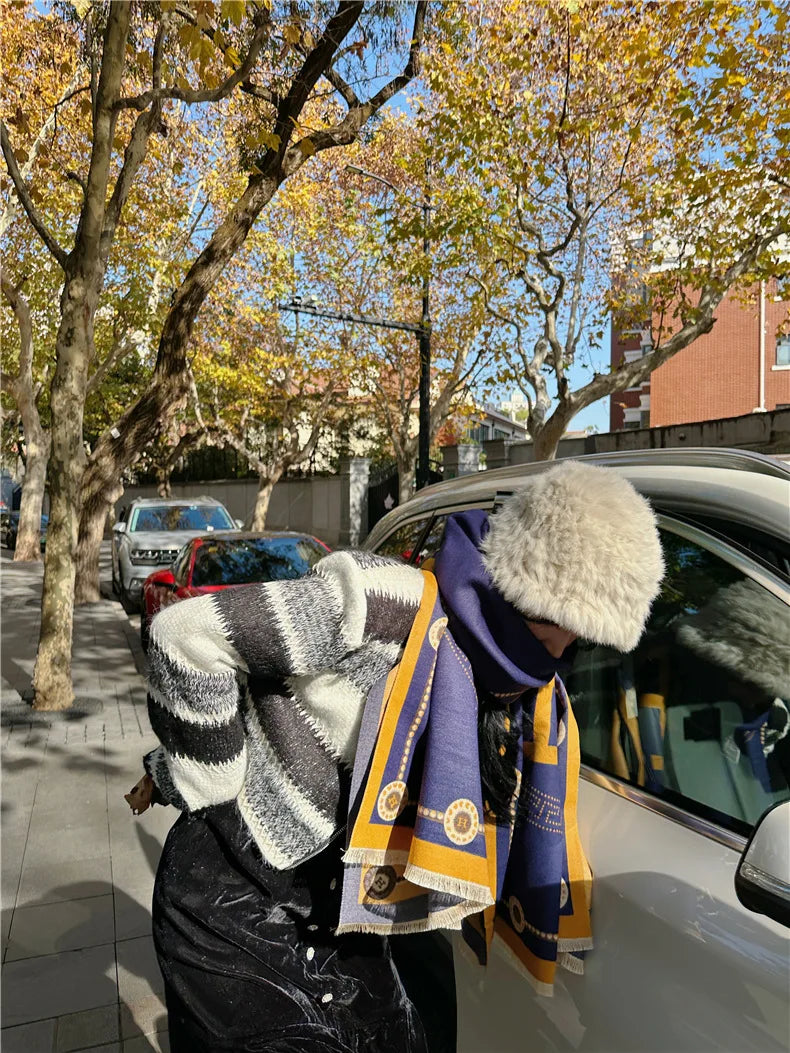 Scarf H som i Häst