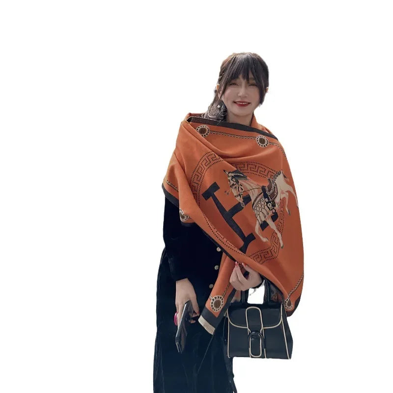 Scarf H som i Häst